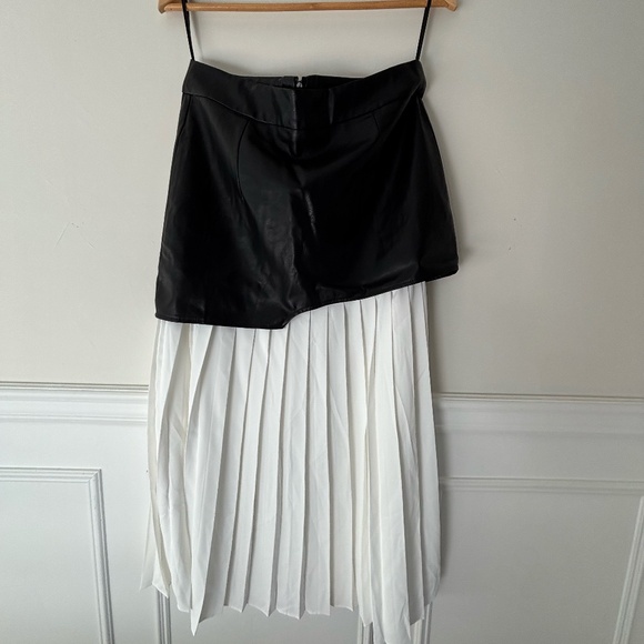 Commense Black/white leather pleat skirt - Picture 1 of 3